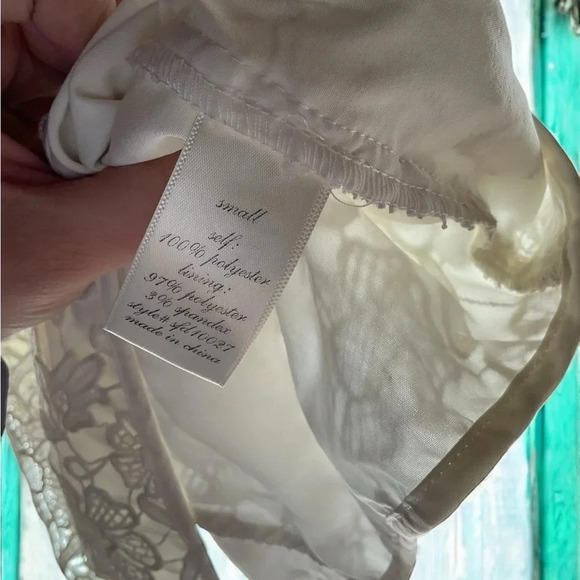 Chic Creme Front Zip Dress - Size Small (B10) - Picture 7 of 7